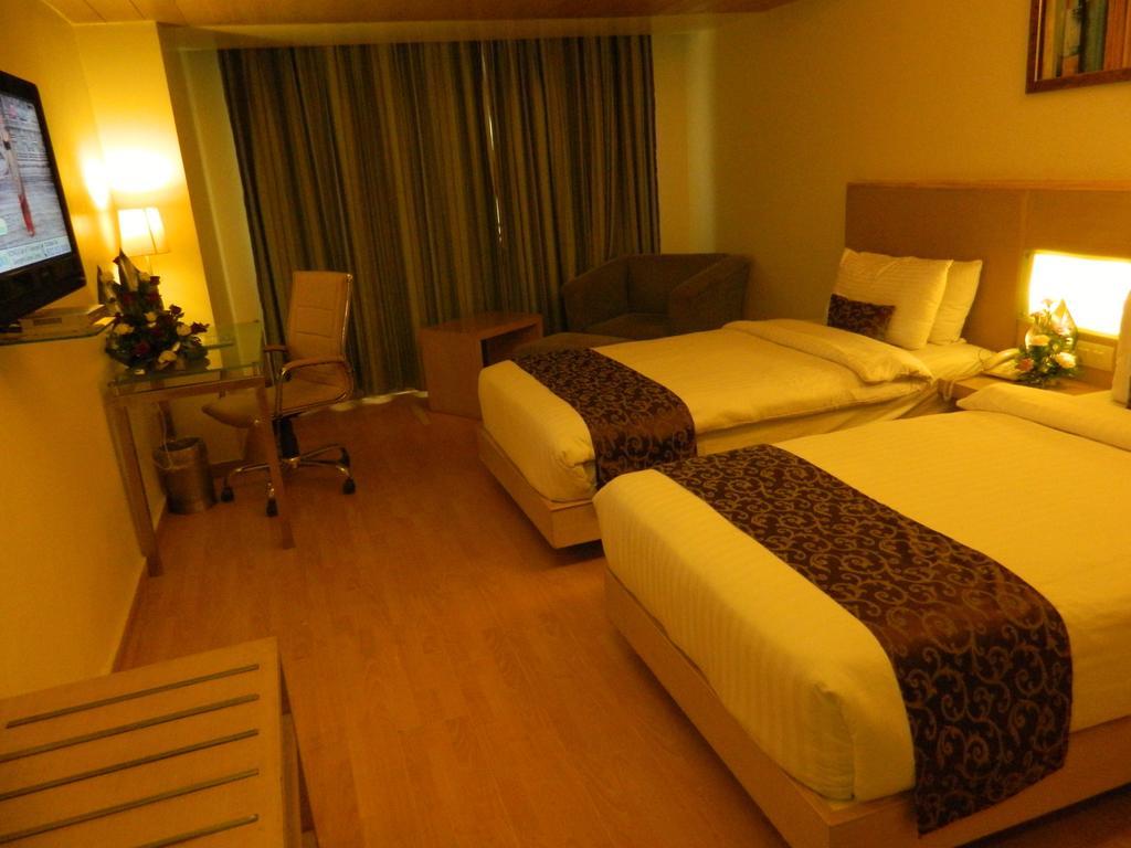 Park Maple Hotel Amritsar Exterior photo