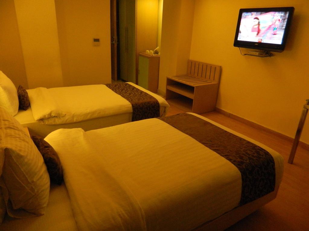 Park Maple Hotel Amritsar Exterior photo