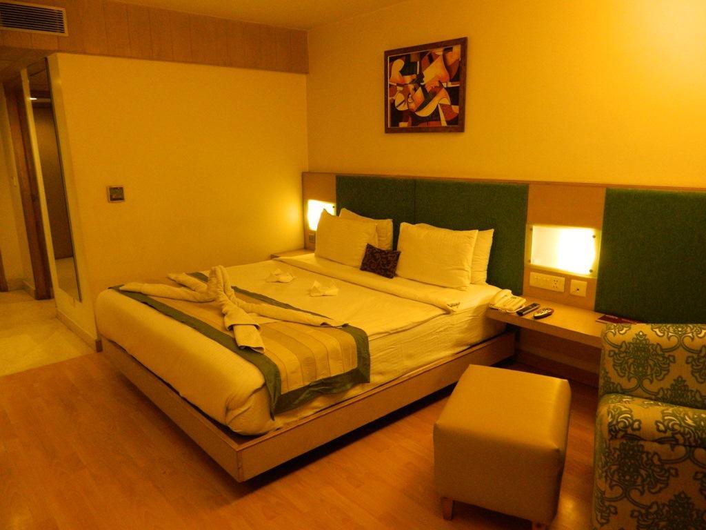 Park Maple Hotel Amritsar Exterior photo