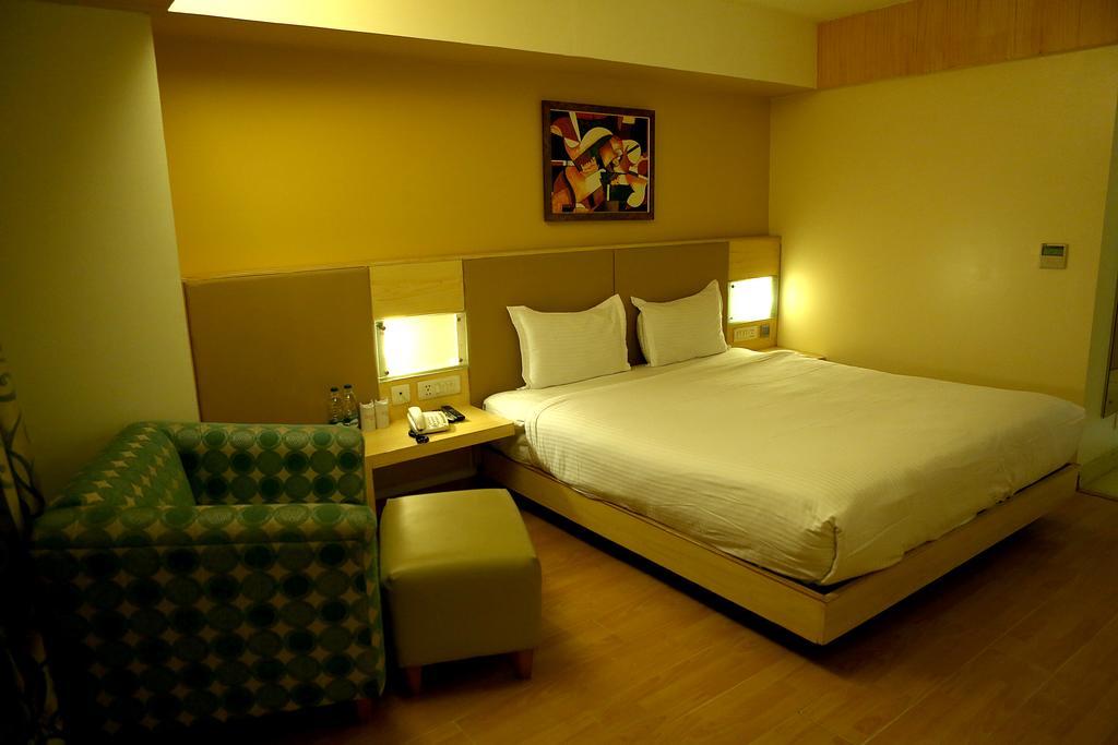 Park Maple Hotel Amritsar Exterior photo